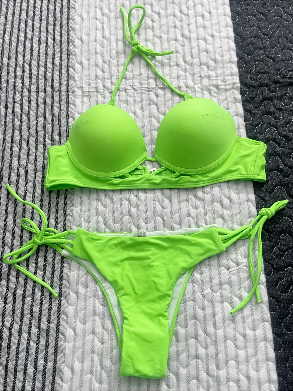 Amazon Neon Lime Women's Tie-Side Bikini Set NWOT- L